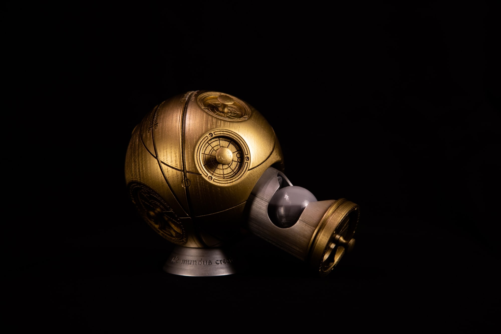Sphere mechanism detail