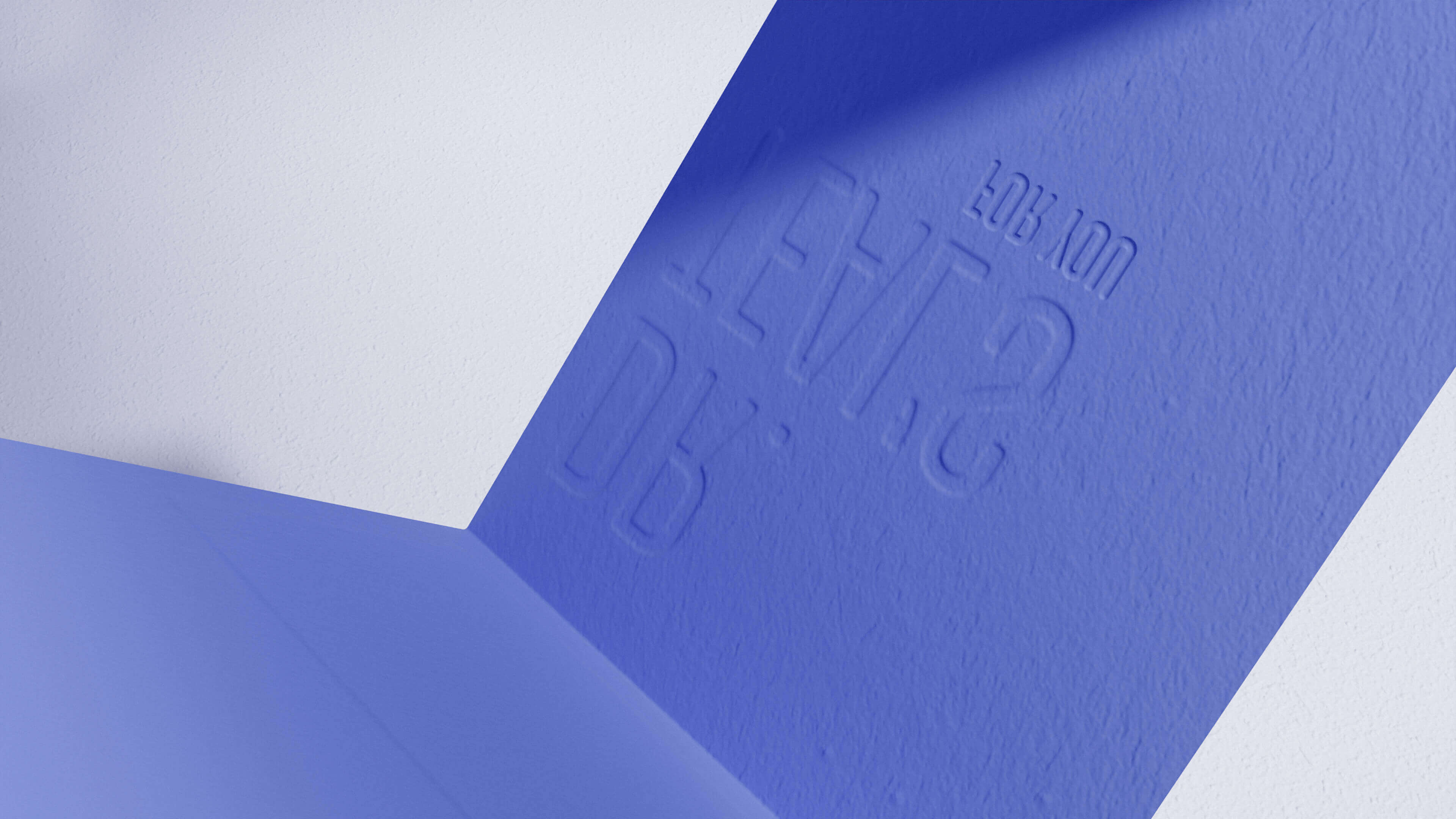 Embossed logo on the bellyband front
